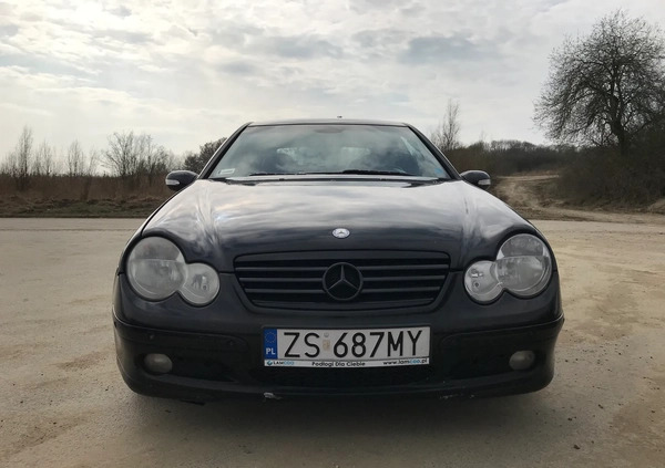 Mercedes-Benz Klasa C cena 13900 przebieg: 218134, rok produkcji 2005 z Szczecin małe 232